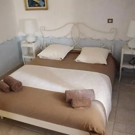 شقة Domaine D'aubignane Redortiers